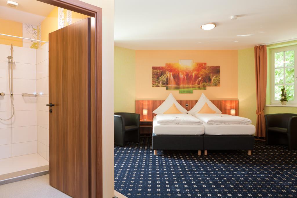 Hotel Deutscher Hof Babenhausen  Habitación foto